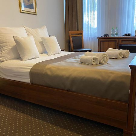 Hotel Constancja Czestochowa Ngoại thất bức ảnh