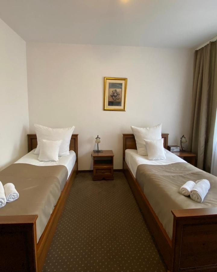Hotel Constancja Czestochowa Ngoại thất bức ảnh