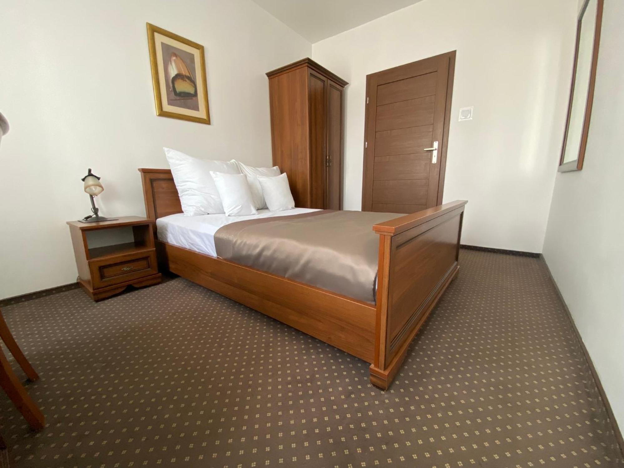 Hotel Constancja Czestochowa Ngoại thất bức ảnh