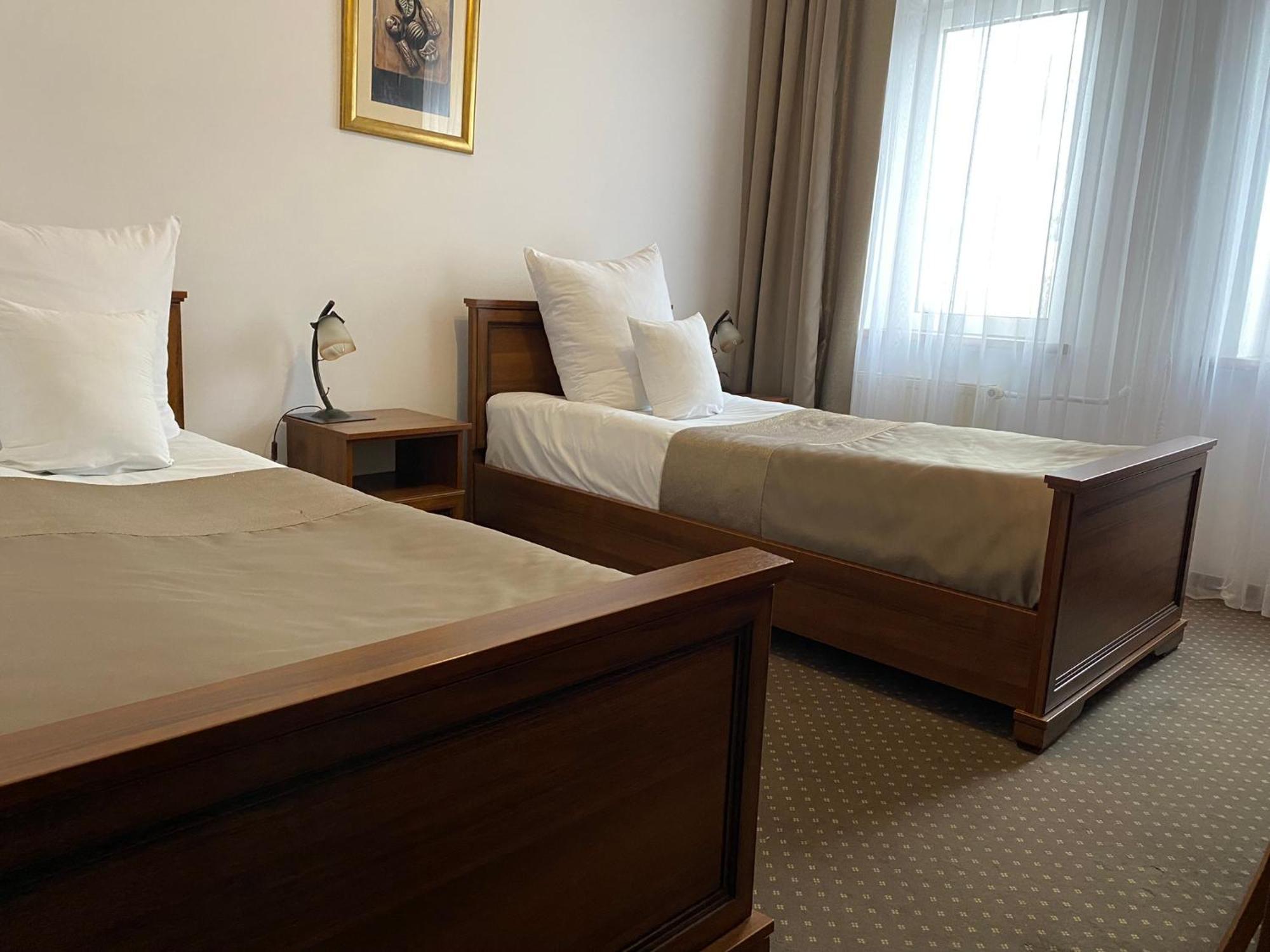 Hotel Constancja Czestochowa Ngoại thất bức ảnh